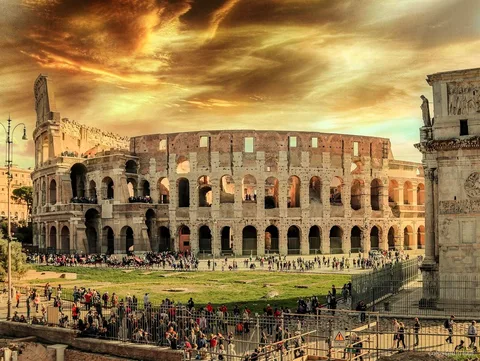 Colosseum solnedgångstur med guide i gyllene ljus